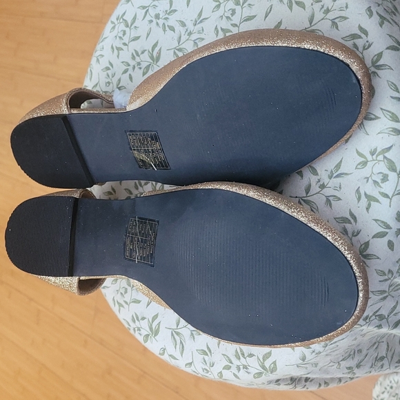 Modcloth gold flats size 11w - Picture 5 of 5